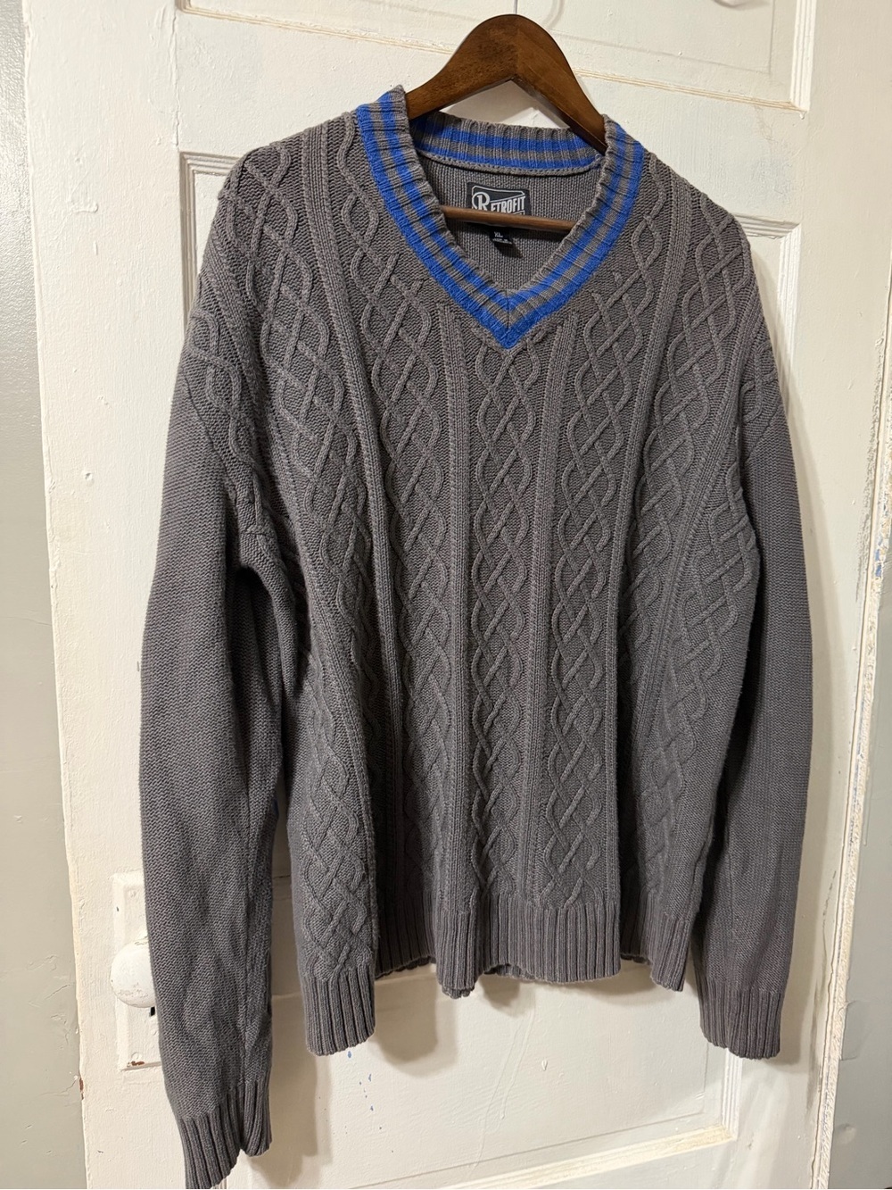 Retrofit Men's Cable Knit V-Neck Sweater Size XL
